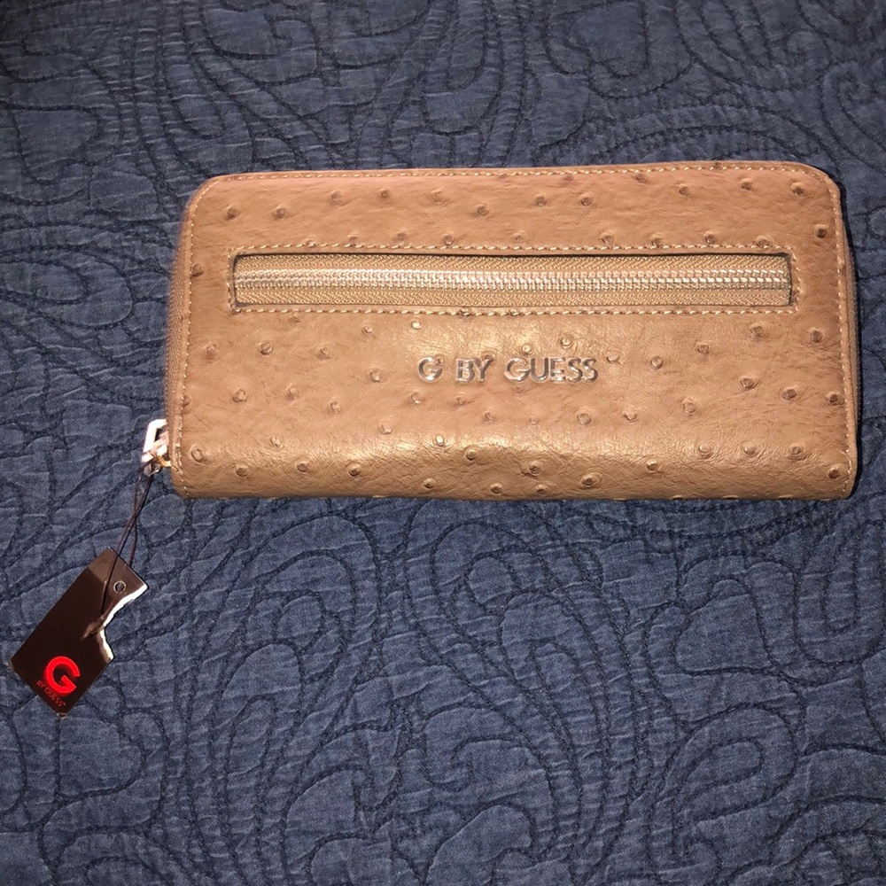 BRAND NEW Guess wallet ‼️
